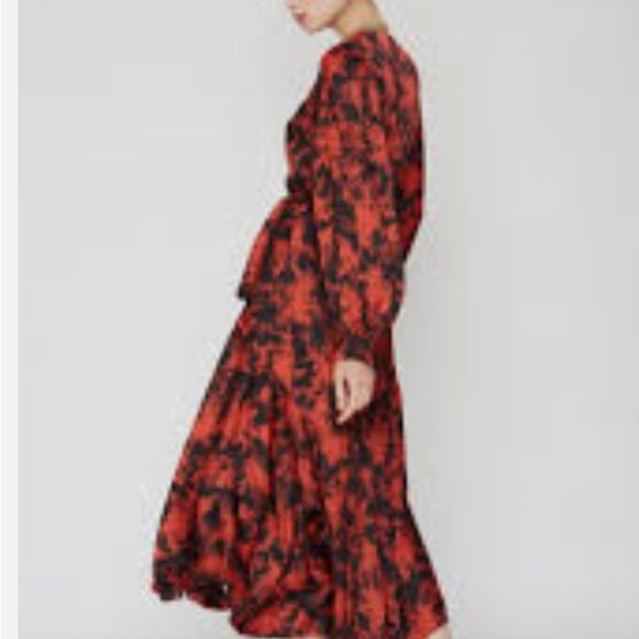 New Anthropologie Caballero Abstract Wrap Midi Dress
Retail $248
Plus XS - Picture 2 of 11
